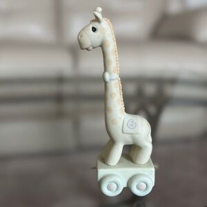 Adorable Cream Giraffe Pull Toy Birthday Accessory 🥳 N6